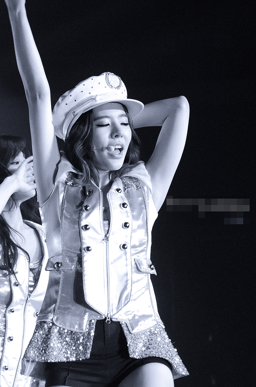 Lee Soon-kyu's armpits (Girls' Generation). #26337780