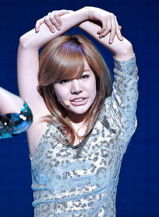 Lee Soon-kyu's armpits (Girls' Generation). #26337856