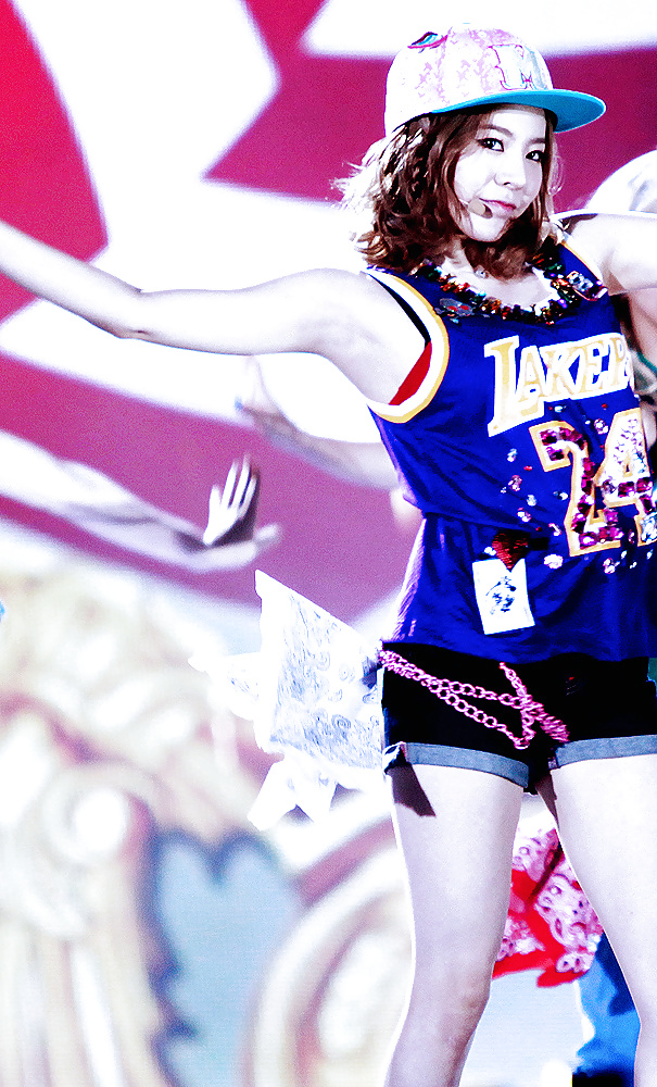 Lee Soon-kyu's armpits (Girls' Generation). #26337906