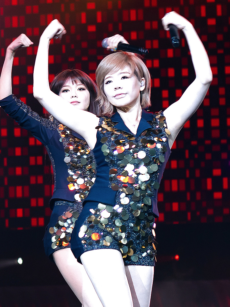Lee Soon-kyu's armpits (Girls' Generation). #26337999