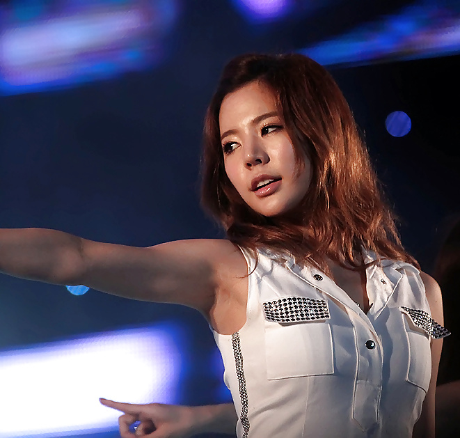 Lee Soon-kyu's armpits (Girls' Generation). #26338003