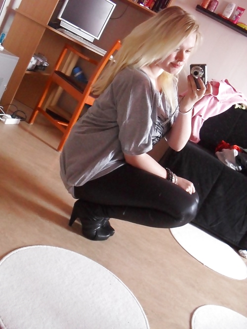 Mädchen In Lycra Oder Spandex #24154776