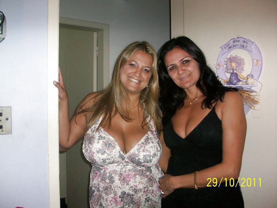 ブラジル人巨乳女
 #29179107
