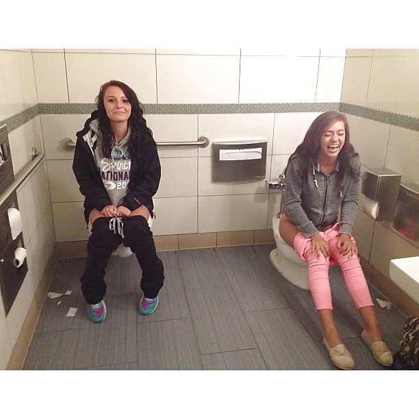 Toilet #39068571
