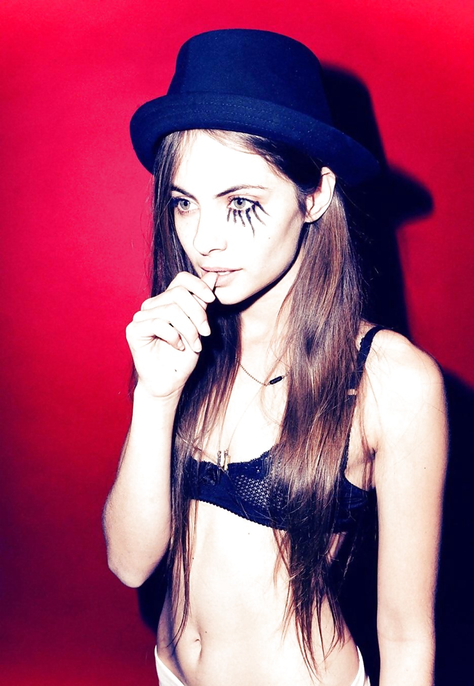 Willa holland
 #31143326