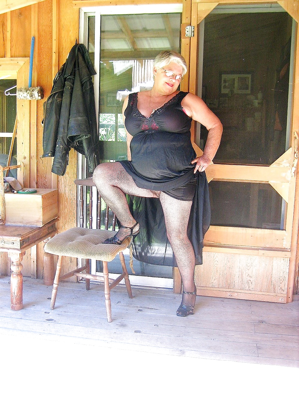 JOSEE:  EN COLLANT RESILLE #32044312