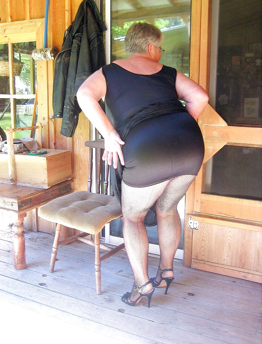 JOSEE:  EN COLLANT RESILLE #32044313