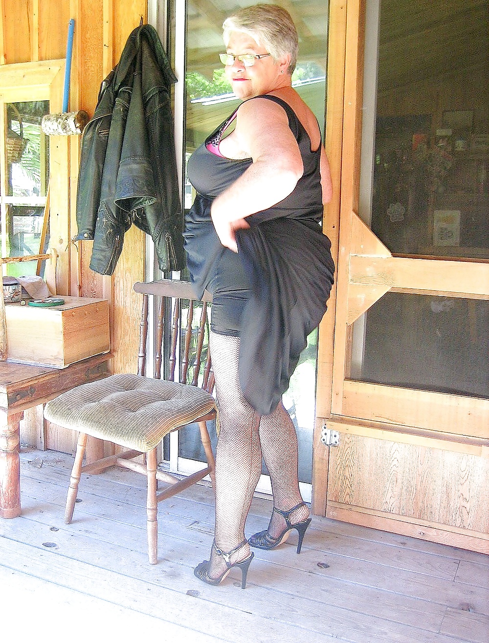 JOSEE:  EN COLLANT RESILLE #32044314