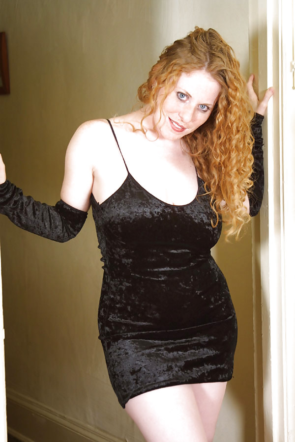 Kira Redhead Amateur In Shows Off Velvet Dress #33174253