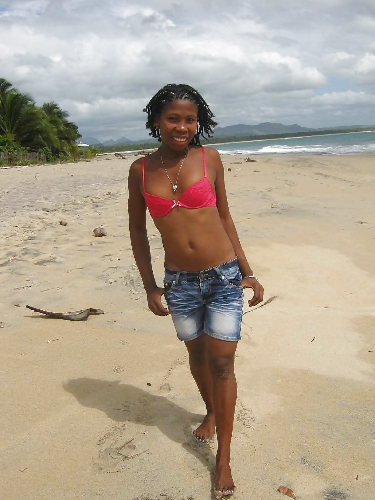 Mes 2 copines malgaches de sava madagascar #28995093