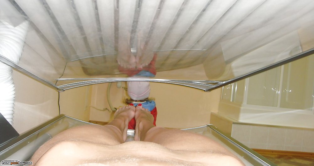 Amateur wife posing in latex