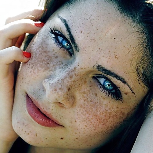 ¡¡¡Oh Dios mío me encantan las pecas!!!
 #27713525