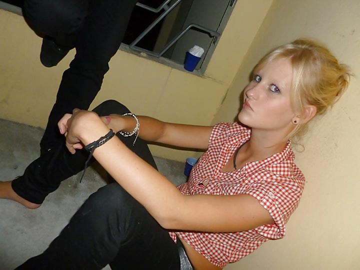 Blondasse putean a los negros 2
 #39194600