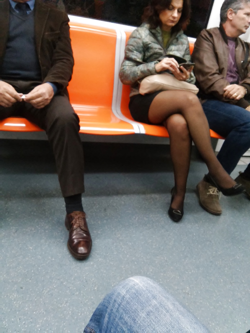 Italian (MILF) woman photographed in the subway (Italy) #31927672