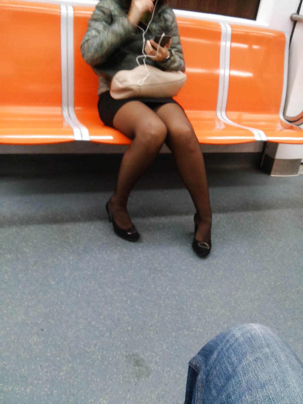 Italian (MILF) woman photographed in the subway (Italy) #31927676