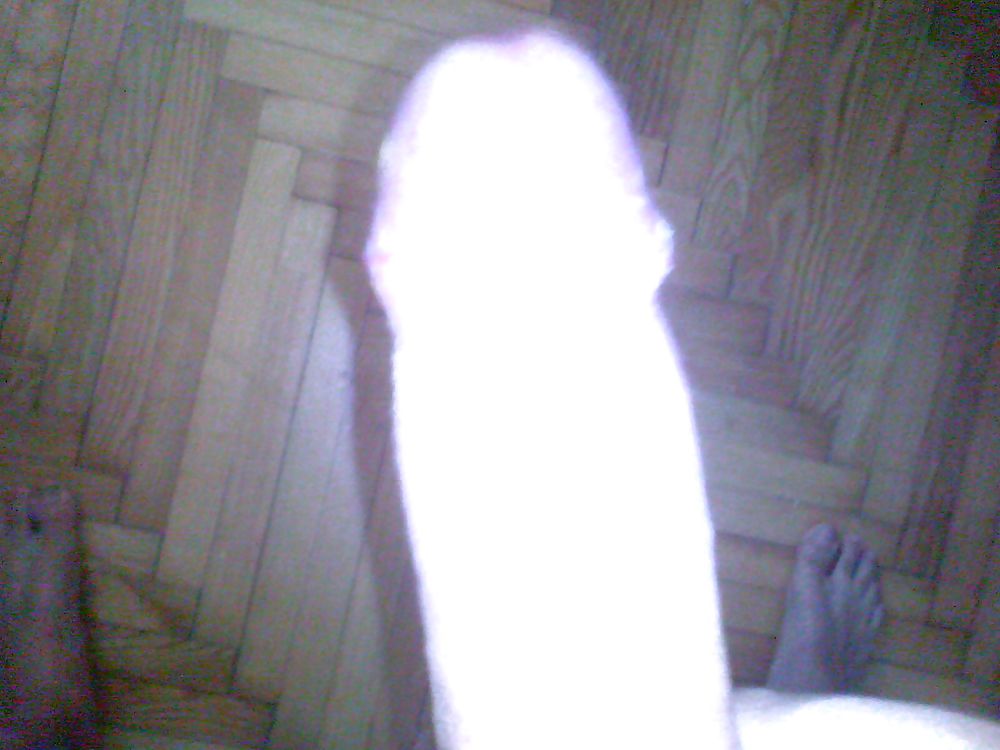 Sin afeitar y colgando
 #23498695