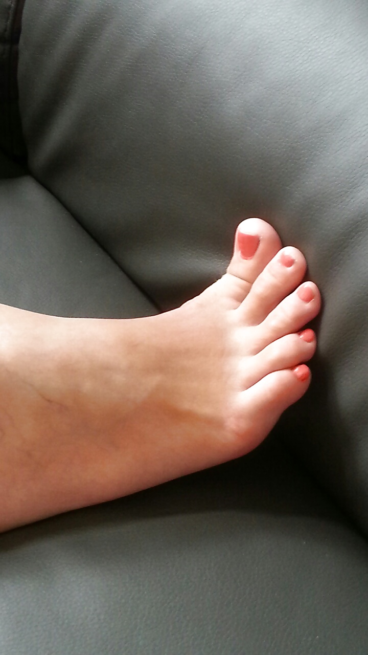 French lover wife saumon toes feet #28313664
