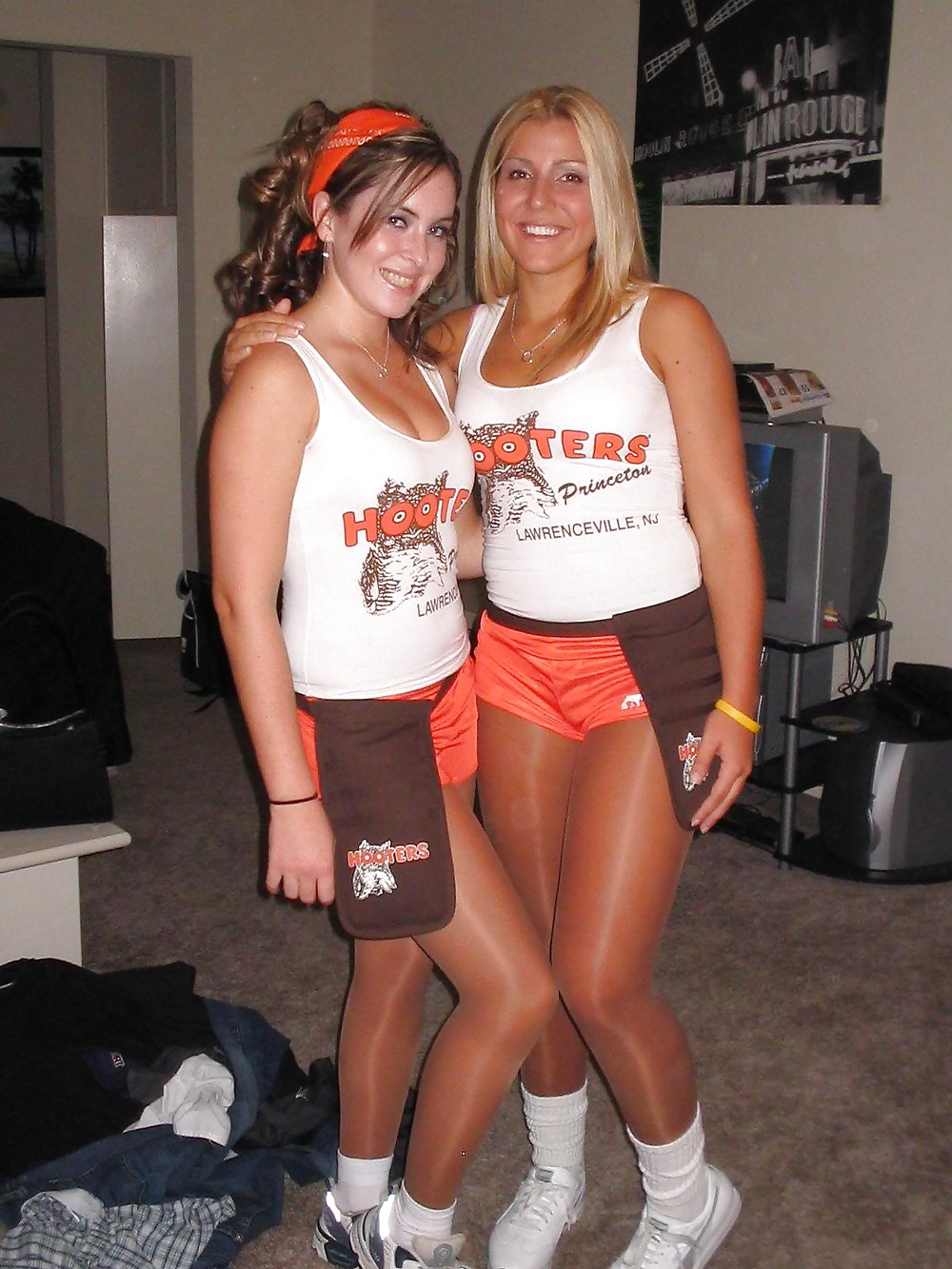 Pantyhose Girls of Hooters #23092962