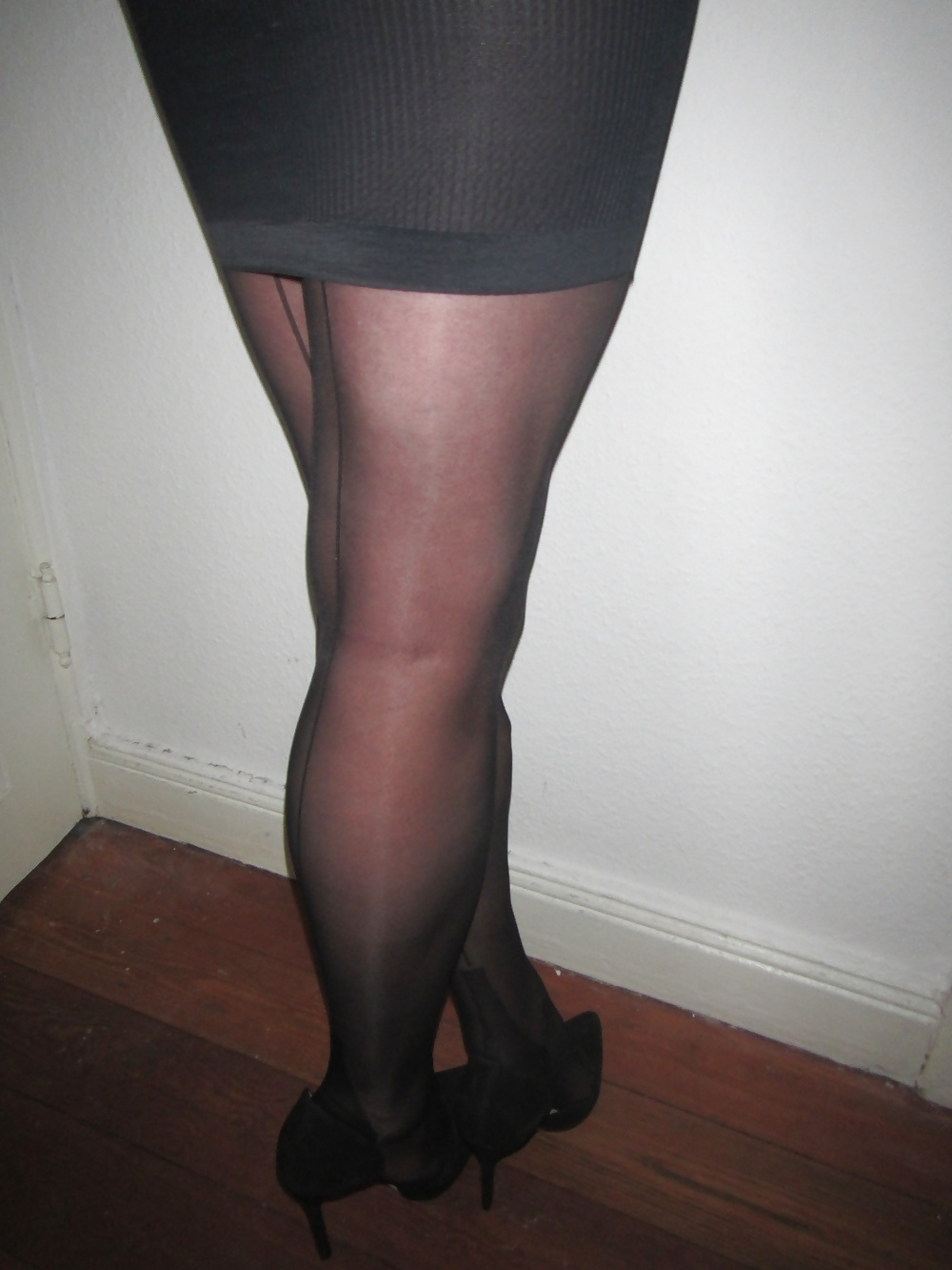 Back seamed nylons... #31191149