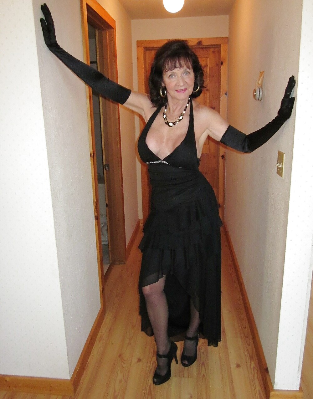 Die Prototypischen Schwarzen Kleid #35992461