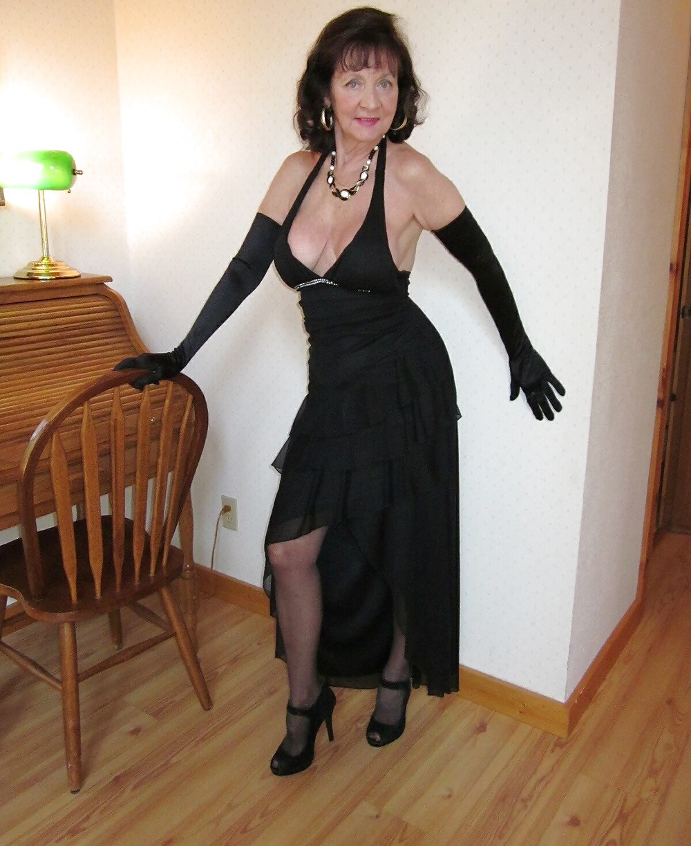 Die Prototypischen Schwarzen Kleid #35992476