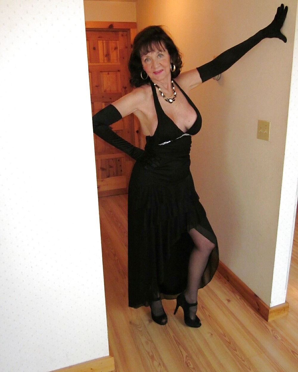 Die Prototypischen Schwarzen Kleid #35992481