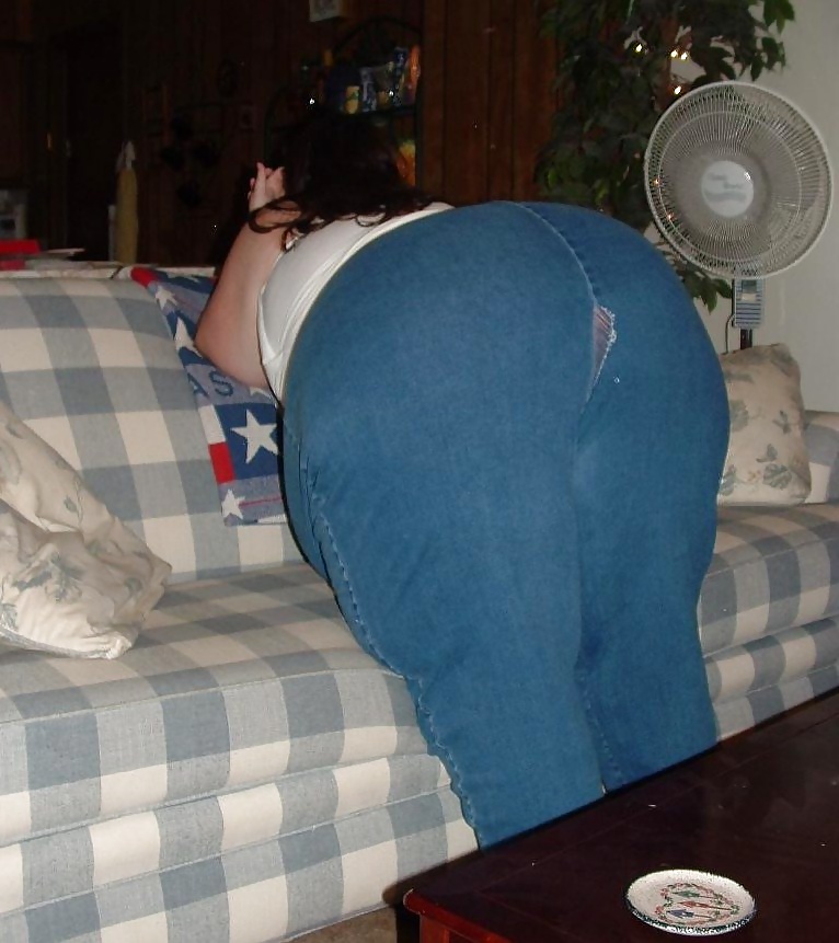 Butt so big it splits my pants #25964020