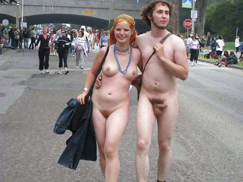 Couple De Nudistes #33561139