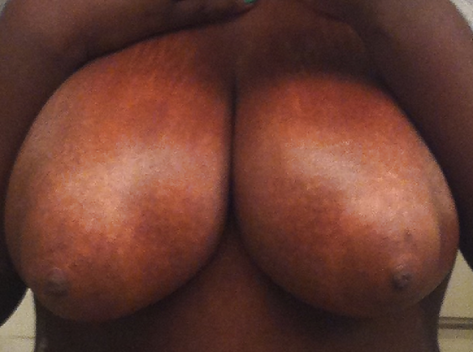 Areolas negras grandes parte 33
 #38560193
