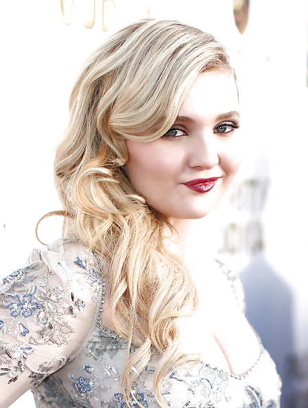 Abigail Breslin #33962593