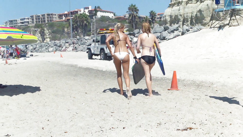 Teen culo e culi spiaggia bikini
 #23719261
