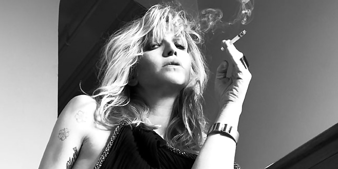 Courtney love fumando
 #39191454