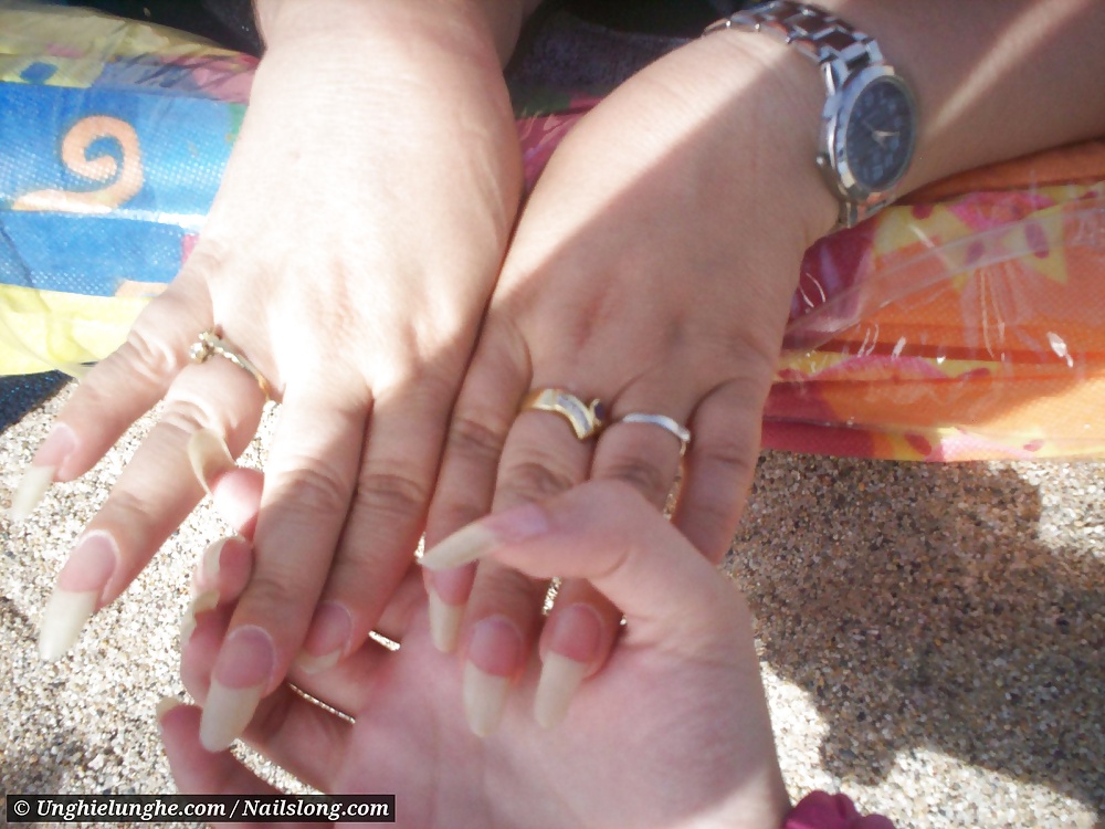 Uñas de los pies largas
 #30478364