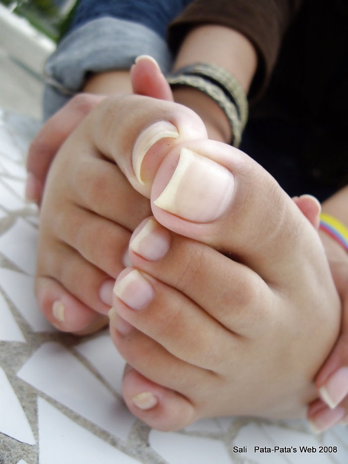 Uñas de los pies largas
 #30478527