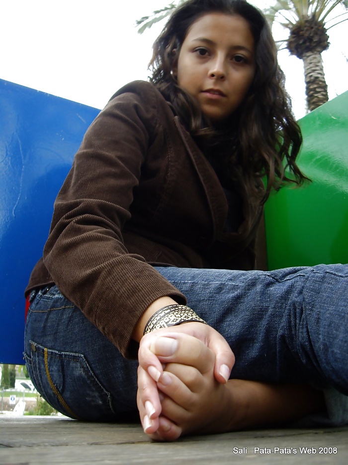Uñas de los pies largas
 #30478542