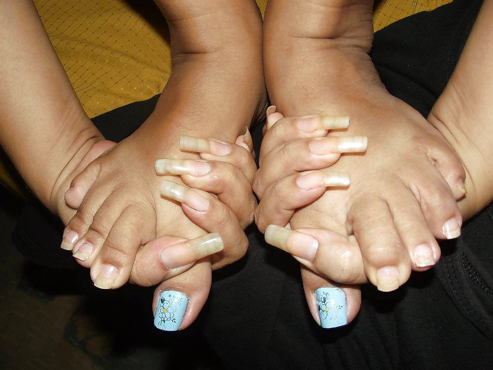 Uñas de los pies largas
 #30478741