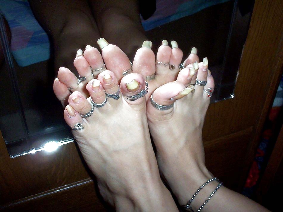 Uñas de los pies largas
 #30478818
