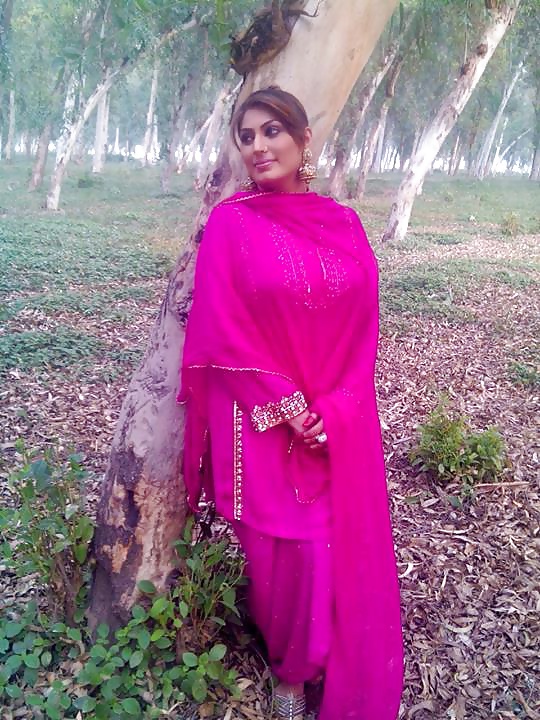 Pakistanisch Aysha Ch. Sexy Körper Für Sie Lange Schwanz #35294463