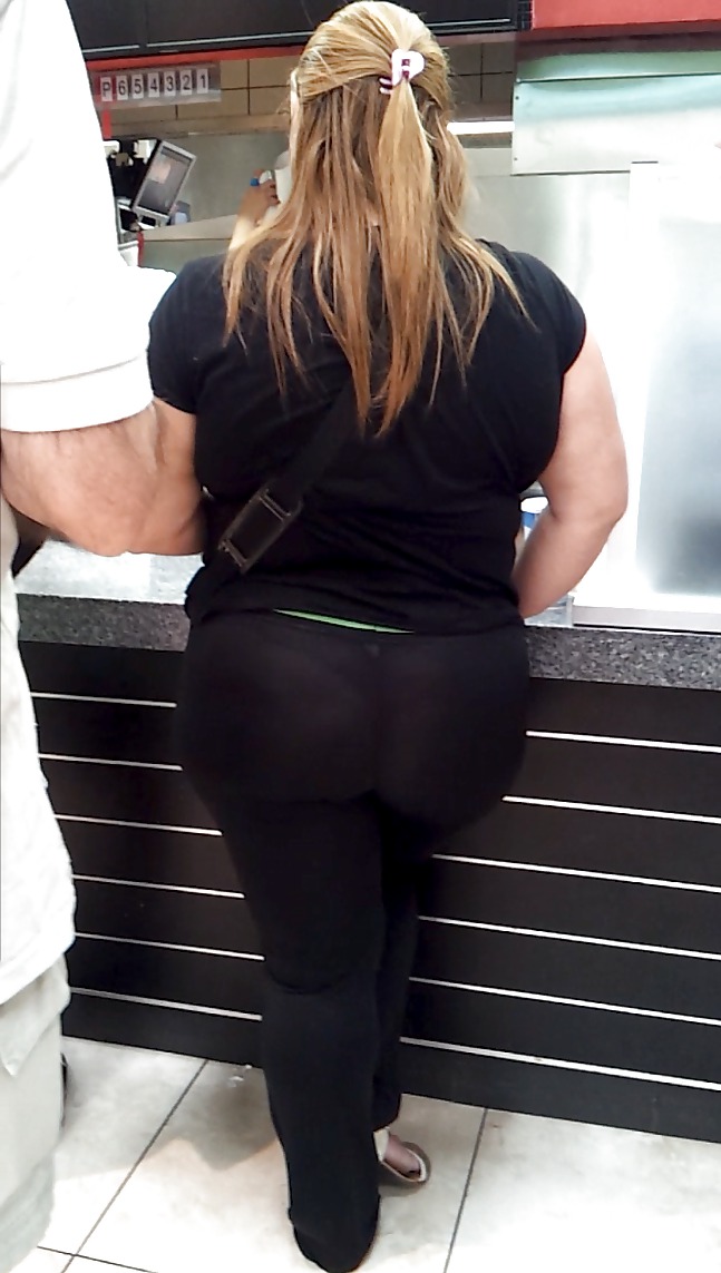 Sciatta grassa bbw latina milf vpl leggings voyeur candid
 #25542185
