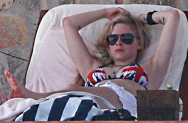 Avril lavigne 8 #35830843