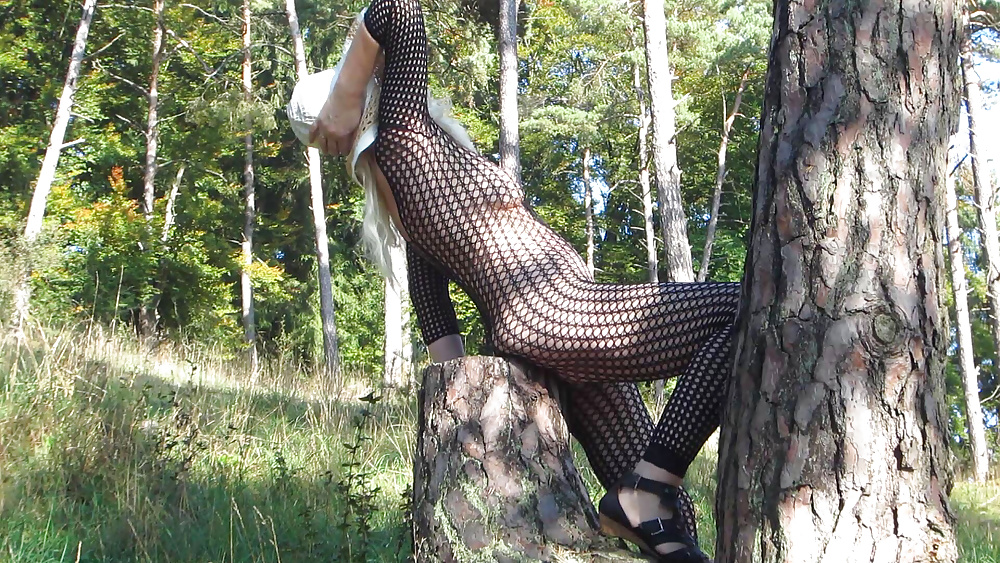 Herbstspaziergang im catsuit
 #32289562