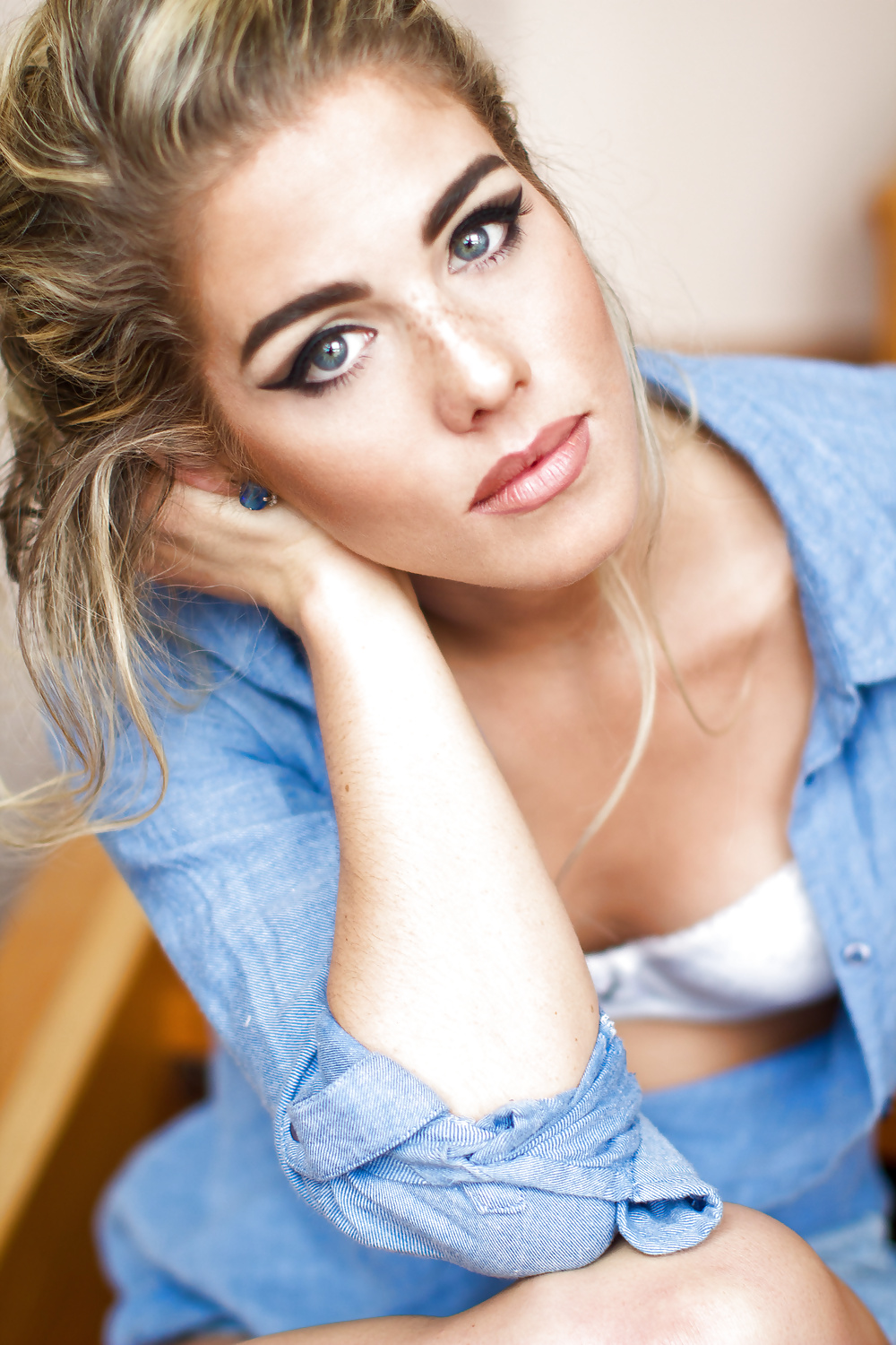 Emily bett rickards
 #35215219