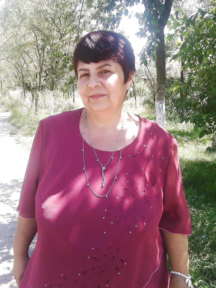 ルーマニアの巨大な乳房のアマチュア16
 #28228108