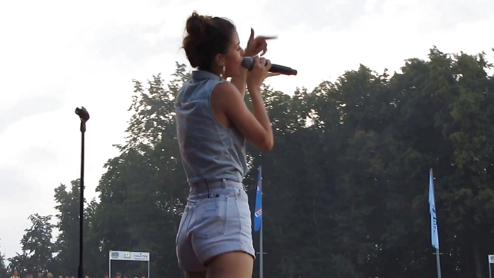 Lena meyer-landrut geile jeans hot-pants!!!!!!!!
 #27296023