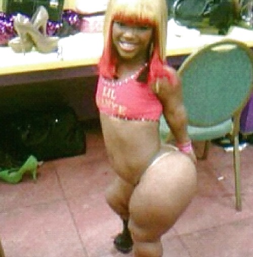 O M G  WHAT THAT ASS 