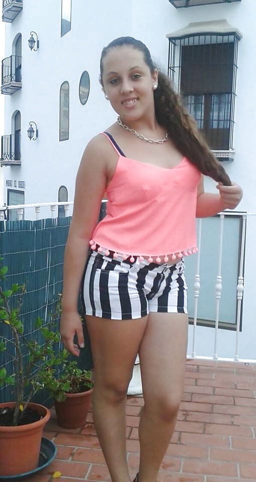 Mi hermana salma 
 #31209473