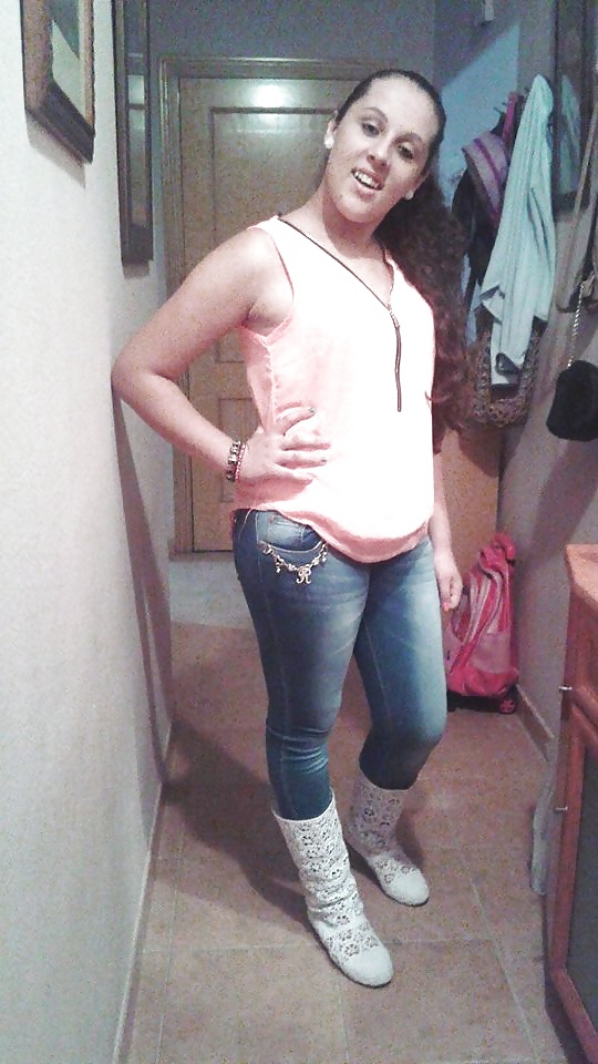 Mi hermana salma 
 #31209486