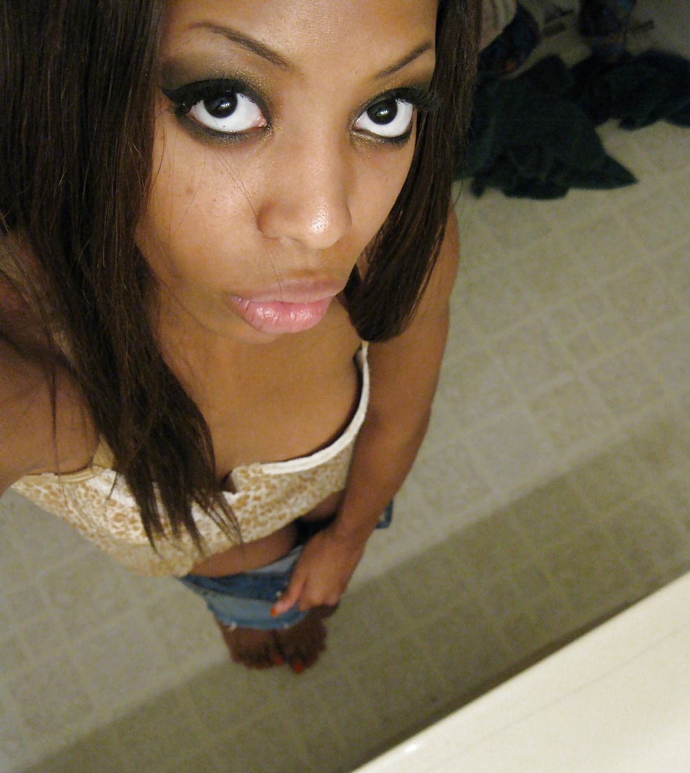 African American Teen Pussy - Durchbohrt! #32416859