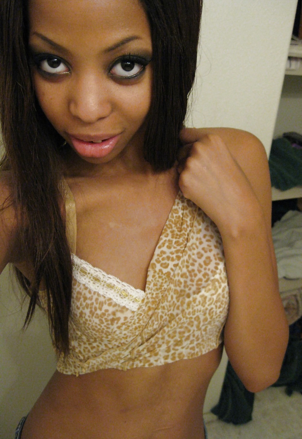 African American Teen Pussy - Durchbohrt! #32416876