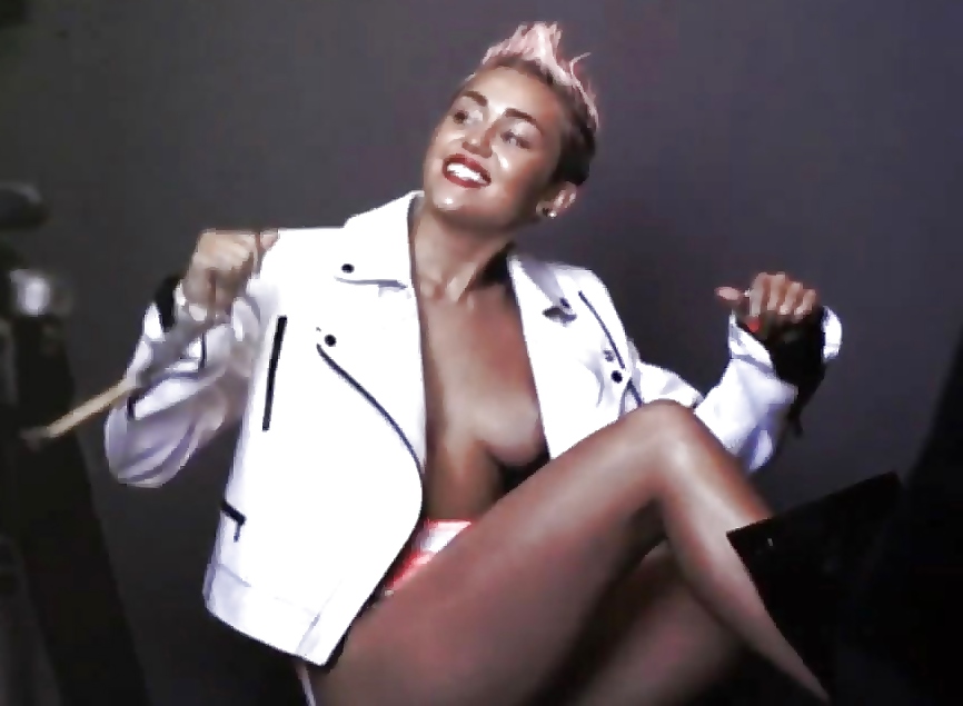 Miley cyrus cuerpo caliente para la revista v
 #37027641
